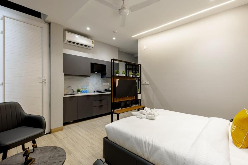 Hotel Imperial Stayz Sector 51 Gurgaon Bagian luar foto
