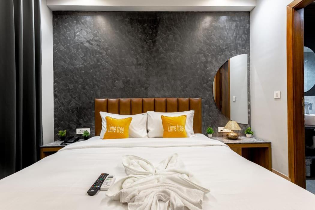 Hotel Imperial Stayz Sector 51 Gurgaon Bagian luar foto